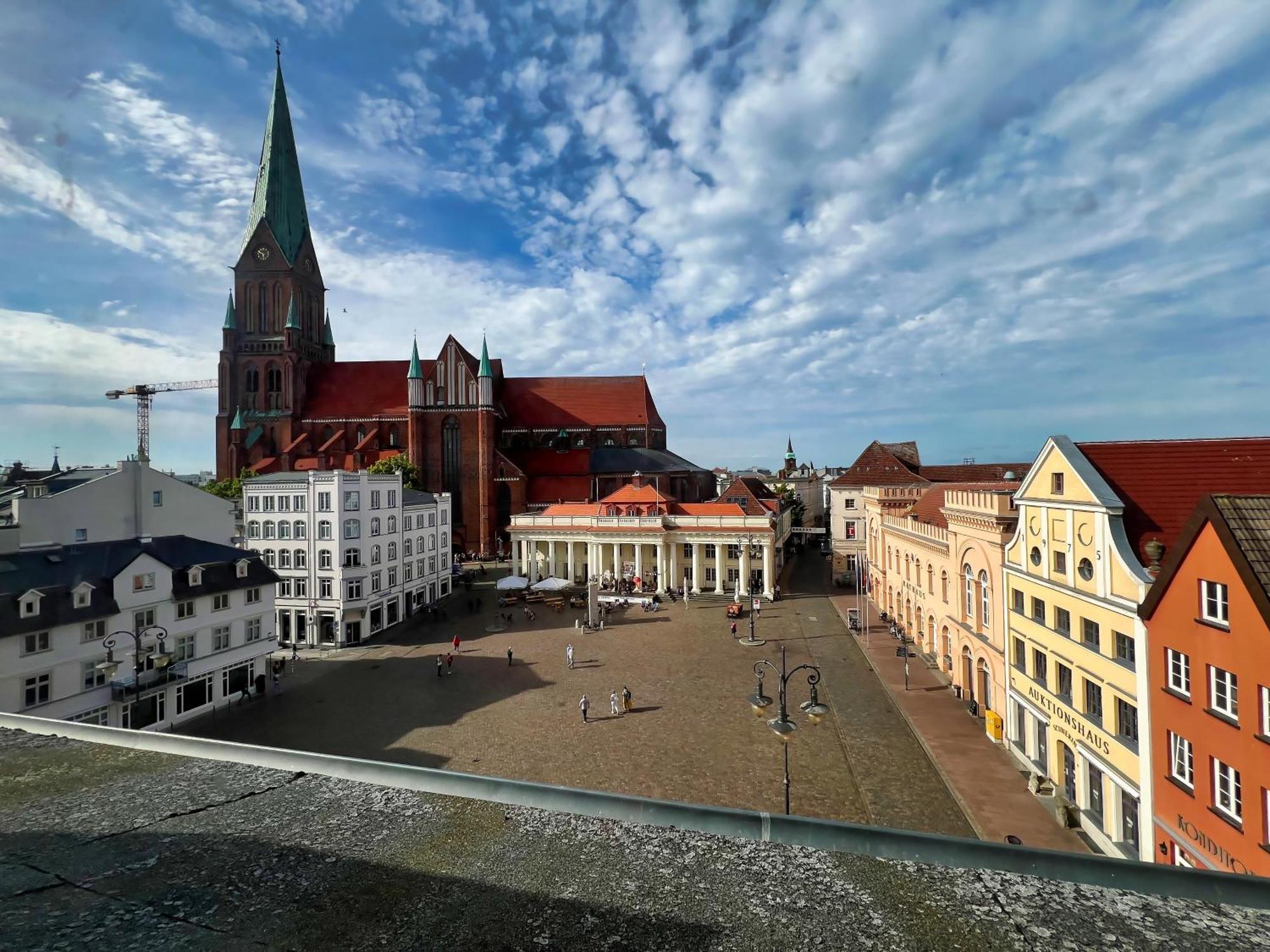 Nr 3 Lichtdurchflutetes Apartment Am Historischen Marktplatz 66 Qm #Cosiness Company 23 Schwerin  Eksteriør billede